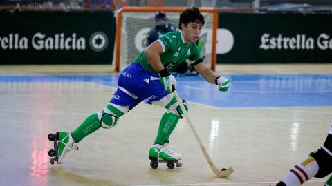 Jacobo Copa, amenazado de muerte por aficionados visitantes, durante un partido.
