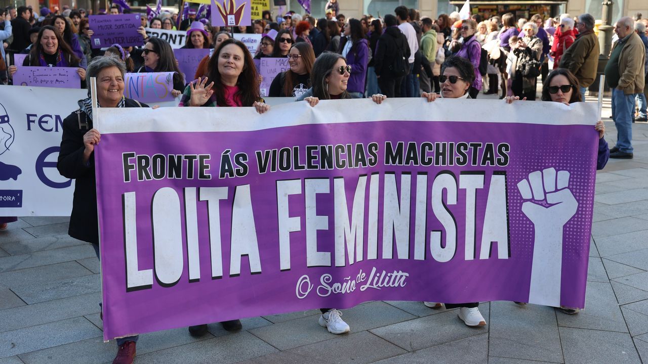 El feminismo clama por la paz en Vilagarcía
