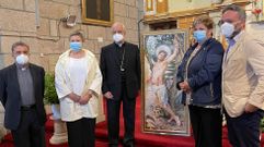 Sara In�s Vega, Leonardo Lemos y representantes de la Federaci�n de Entidades Galegas, con el cuadro de Francisco Naranjo.