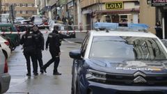 La Polic�a Nacional tuvo que acordonar la zona y establecer un per�metro de seguridad para evitar riesgos entre los vecinos y transe�ntes