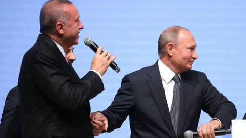 Los presidentes de Turqu�a y Rusia en la inauguraci�n de un gasoducto submarino