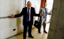 El edil Juan de la Fuente, el pasado martes, cuando se neg� a declarar ante el juez.