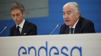 El director general Econ�mico-Financiero de Endesa, Marco Palermo, a la izquierda, y el consejero delegado de Endesa, Jos� Bogas, durante la presentaci�n de los resultados, hoy en Madrid