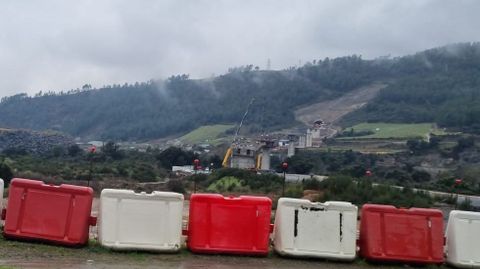 Imagen de las obras de la carretera de circunvalación en O Barco la semana pasada.