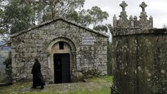 En la iglesia de Santa Eulalia apenas caben 50 personas en su interior.