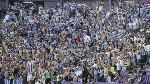 Miles de deportivistas animan al D�por en un partido decisivo