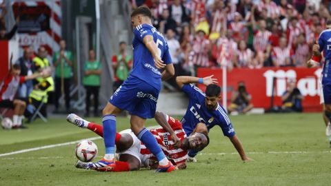 Derbi asturiano entre el Real Sporting de Gijon y el Real Oviedo en El Molin�n