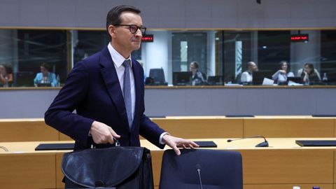 El primer ministro de Polonia en funciones, Mateusz Morawiecki, en una reuni�n de l�deres de la Uni�n Europea.