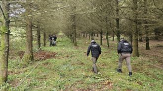 Dispositivo b�squeda en Abad�n de la Guardia Civil con georada.