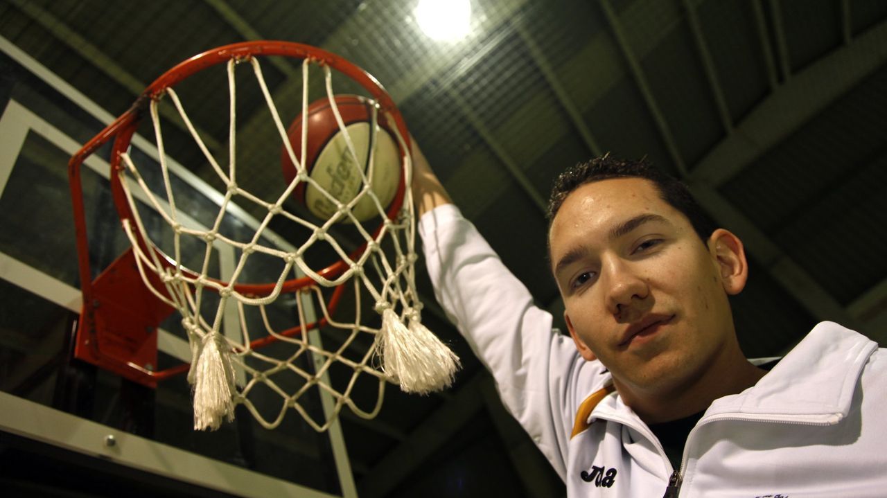 Denís Pombar pone sobre el tapete la riqueza táctica del Monbus Obradoiro