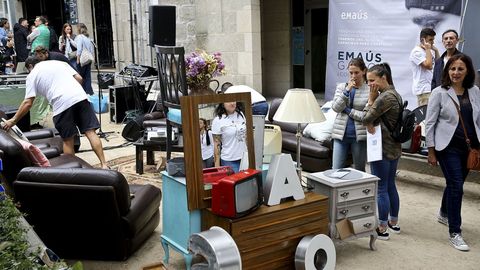 Mercadillo con productos de Emas