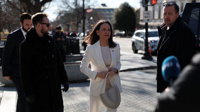 Mar�a Corina Machado, momentos antes de llegar a la Casa Blanca para reunirse con Donald Trump