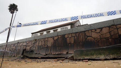 El paseo mar�timo perdi� toda la arena sobre la que se sostiene, lo que provoc� que se resquebrajase el trazado