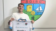 Juan Camb�n ya pos� con su nueva camiseta.