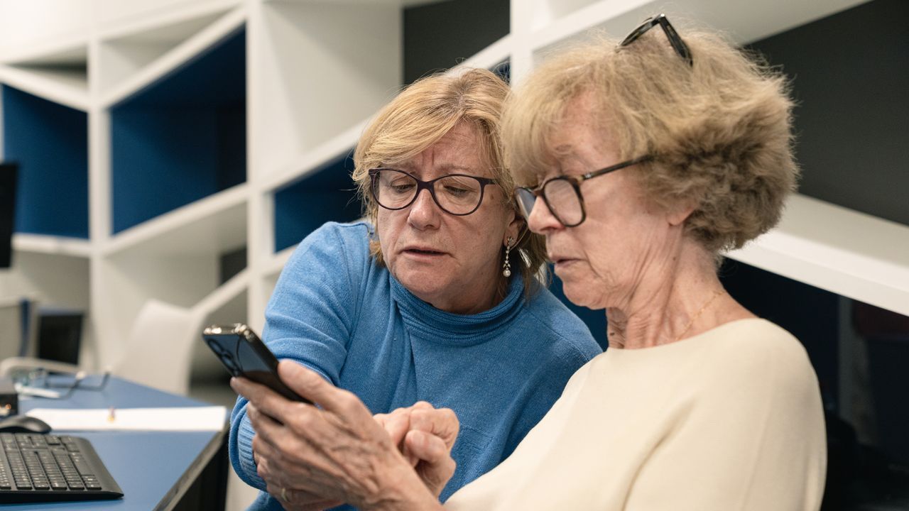 Más de 2.100 mayores se han formado con el proyecto Competencias Digitales +60 en Galicia