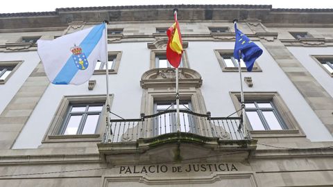 El caso fue juzgado por la Audiencia Provincial de Pontevedra, que decret� la destrucci�n de las m�quinas de cirug�a que fueron intervenidas