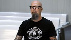C�sar �Strawberry� Augusto Monta�a, durante el juicio celebrado el 12 de julio en la Audiencia Nacional, en el que se le acus� de enaltecimiento del terrorismo y humillaci�n a las v�ctimas de ETA en siete tuits publicados en el 2003 y por los que la Fiscal�a ped�a para �l 20 meses de prisi�n y ocho de inhabilitaci�n. La causa fue archivada por el juez instructor, Jos� de la Mata