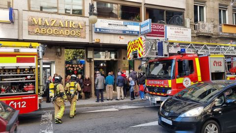 Dos camiones de bomberos se desplazaron en previsin de que pudiera tratarse de un incendio