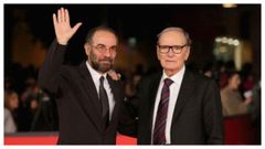 El realizador Guiseppe Tornatore posa con el compositor Ennio Morricone (fallecido hace poco m�s de un a�o).