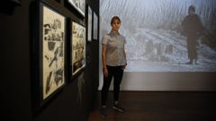 Emma R�os, en una exposici�n de su obra en la Fundaci�n Seoane