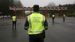 Imagen de un reciente control de alcohol y drogas en el peaje de Fene de la autopista AP-9