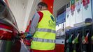 La ladrona aprovechaba que los trabajadores sal�an a atender a los clientes que llegaban a repostar para vaciar las cajas registradoras