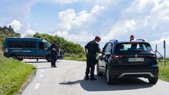 Dispositivo policial para buscar al autor de los disparos en una pelea en Sant Hip�lit de Vontreg� (Barcelona)