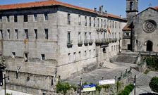 La antigua sede de Hacienda en A Ferrer�a sigue en el listado de inmuebles en venta.