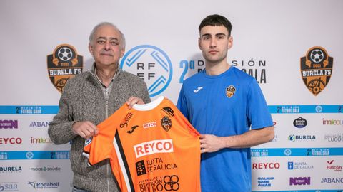 Adri�n Garc�a, Torero, fue presentado por el directivo Marcelino Luna.