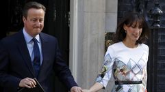 David Cameron y su esposa Samantha, ante Downing Street