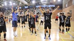 Celebraci�n del ascenso a Primera de O Parrulo en Carranque.