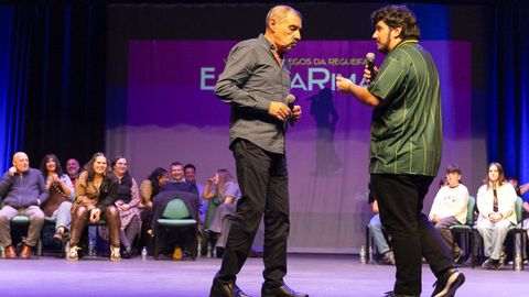 As� foi a festa da regueifa en Carballo, imaxe a imaxe, rima a rima