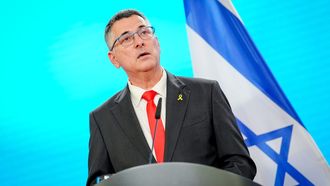 Gideon Saar en rueda de prensa.