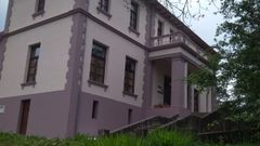 Exterior de la Casa da Cultura de Cabanas, la antigua Escola Laica