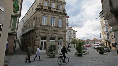 No. Monforte. Durante las últimas obras de urbanización aumentaron las bocas de riego, pero no hay plan