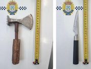 Los agentes de la Polica le requisaron al individuo un machete y un cuchillo.