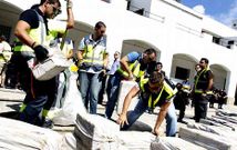 Agentes de polic�a descargan en C�diz el alijo con el que se relaciona al sargento Otero.