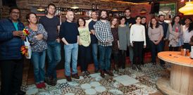 Wykes, de camisa de cuadros, entre los asistentes al encuentro de hace una semana. 