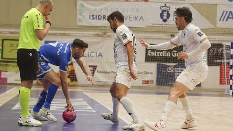 Rub�n y Malaguti en una acci�n defensiva. 