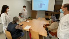 El centro de salud Virxe Peregrina de Pontevedra organiz� este jueves un taller sobre el manejo de la aplicaci�n SergasM�bil, dentro de su plan de salud local