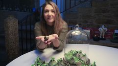 Luc�a Freitas muestra en A Tafona sus bombones solidarios, un dulce que ofrece en Navidad y con el que apoya el trabajo de la Cocina Econ�mica de Santiago. Al margen de esta propuesta, cada a�o lanza su propia l�nea de turrones de autor; y para terminar estas fiestas con el mejor sabor de boca sugiere desde un turr�n de licor caf� y lim�n, hasta de especias y caramelo, o de gianduja de avellanas, kikos y naranja.