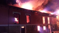 Fuego en una vivienda, en Aller