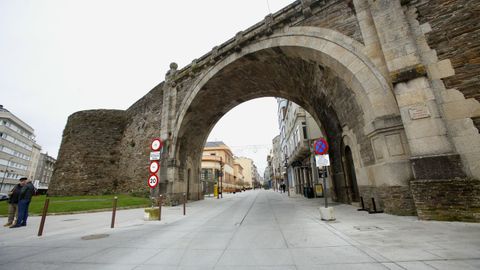 Muralla de Lugo, entrada al centro por Bispo Odoario