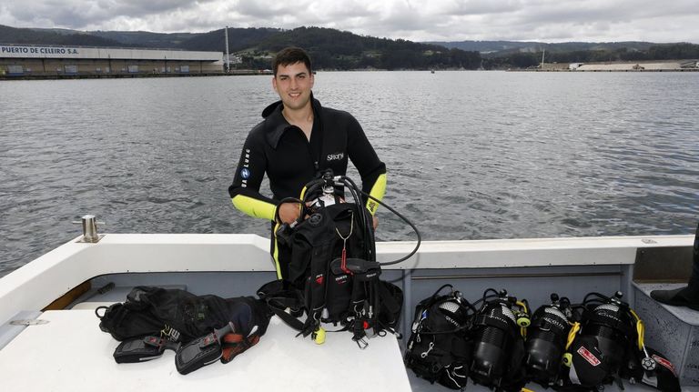 Mergullo Viveiro hace bautismos de buceo, hay m�s empresas en A Mari�a