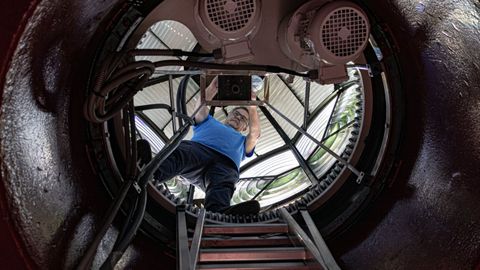 El faro de Cabo Silleiro, por dentro