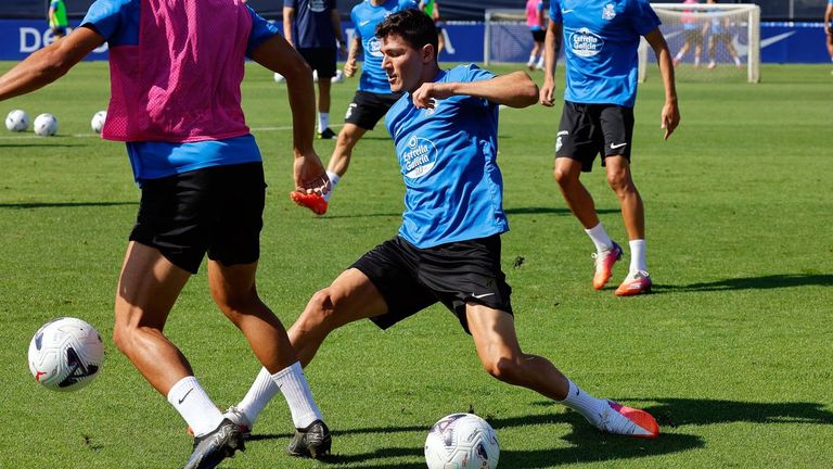 Miguel Loureiro, durante un entrenamiento del Deportivo en Abegondo