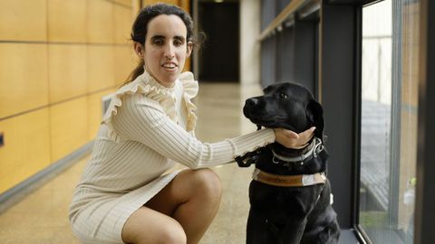 Corina Alfonso, coordinadora de braille de la ONCE en Galicia y actriz