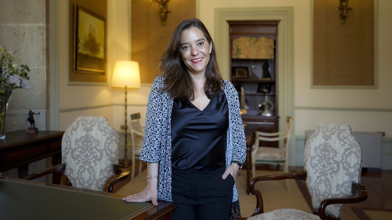 La alcaldesa de A Coruña, Inés Rey: «Las mujeres siempre llegamos al ...