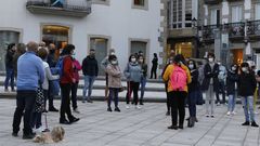 Padres del colegio de Covas protestaron el 29 de septiembre frente a la casa consistorial de Viveiro porque el centro carece de patio cubierto