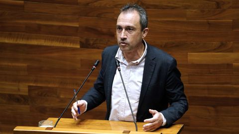 El consejero de Vivienda, Ovidio Zapico, durante su intervencin ante la Junta Genera